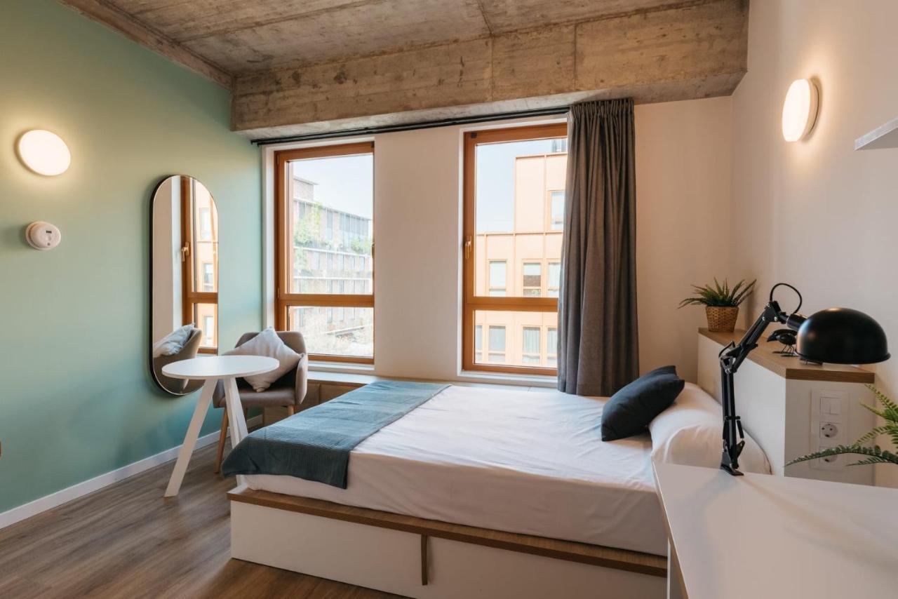 For Students Studying In Barcelona Only - Stunning Spacious Studios And Private Rooms At Pallars Student Accommodation Exteriér fotografie