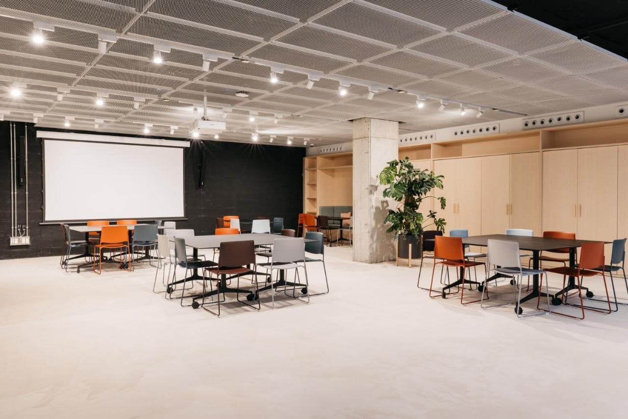 For Students Studying In Barcelona Only - Stunning Spacious Studios And Private Rooms At Pallars Student Accommodation Exteriér fotografie