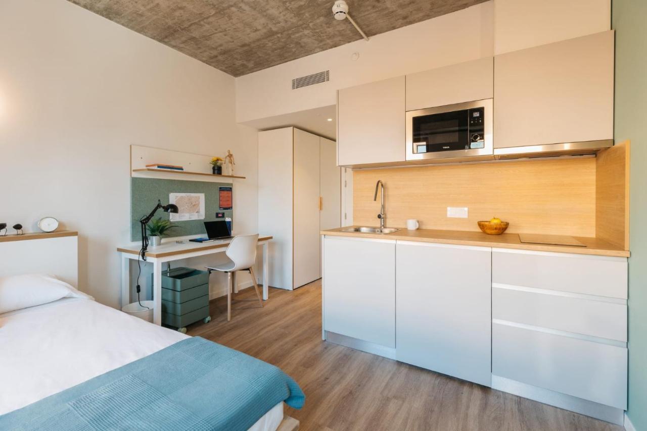 For Students Studying In Barcelona Only - Stunning Spacious Studios And Private Rooms At Pallars Student Accommodation Exteriér fotografie