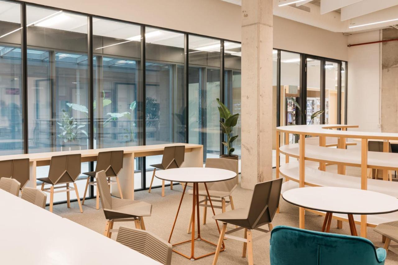 For Students Studying In Barcelona Only - Stunning Spacious Studios And Private Rooms At Pallars Student Accommodation Exteriér fotografie